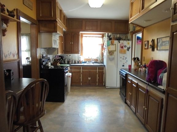 2nd image of 1008 McNally St