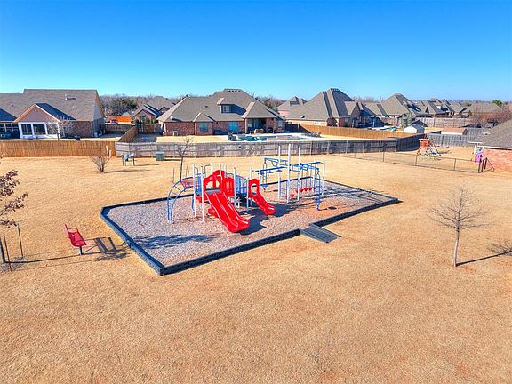 3rd image of 6104 Bentley Dr