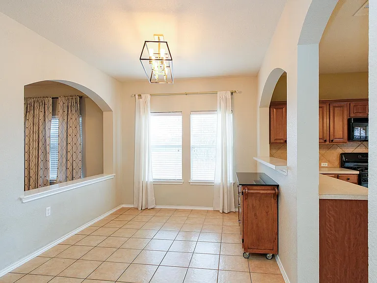 10312 Lone Pine Ln — Photo 6
