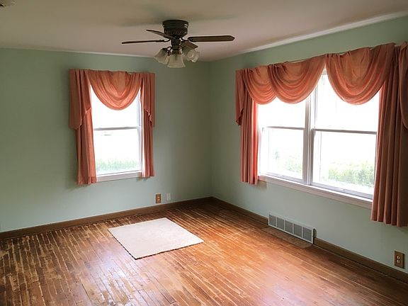5th image of 615 Ellwood Ave