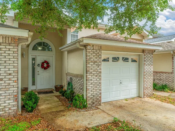 529 Taylor Cir, Fort Walton Beach, FL 32547