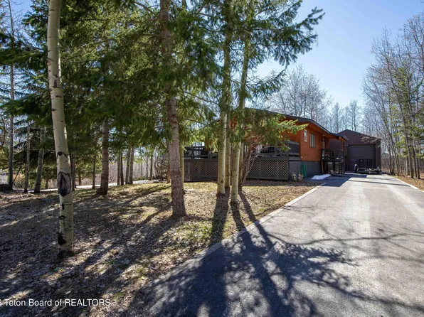 378 Sugar Loaf Dr, Star Valley Ranch, WY 83127