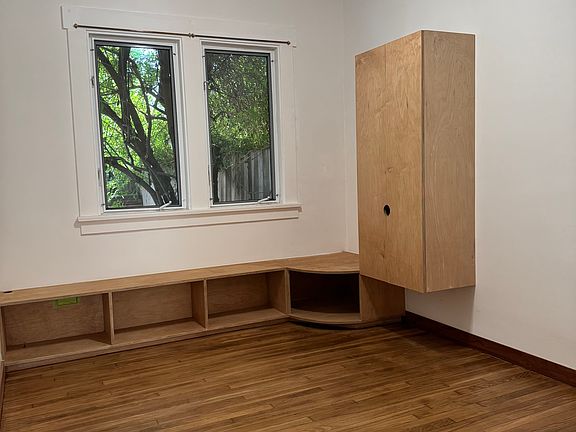 5th image of 2301 Glyndon Ave