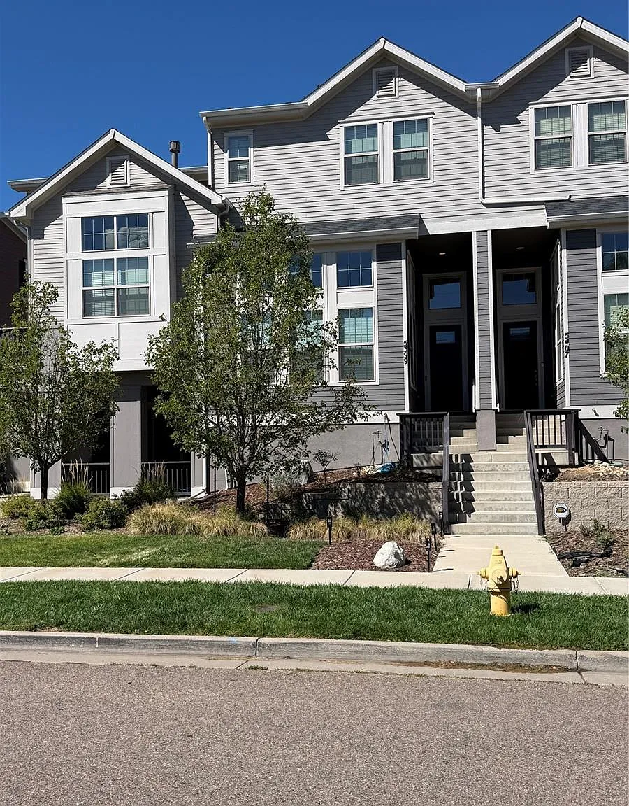 3 bed, 2.5 bath, 2140 sqft, $3,650 — Photo 1
