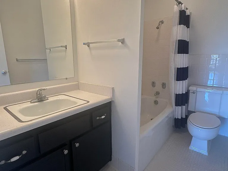 1100 Erie Ave #802 — Photo 6