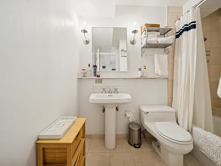 240 Centre St #3B — Photo 17