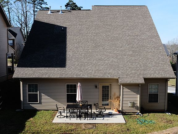 4th image of 904 Vicar Ln