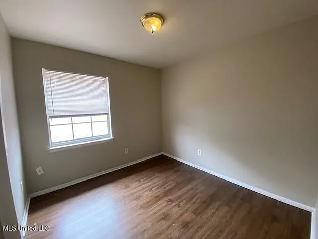 7217 Hampton Dr — Photo 4