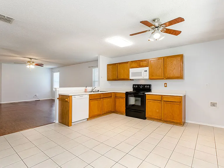 4606 Green Meadow Dr — Photo 11