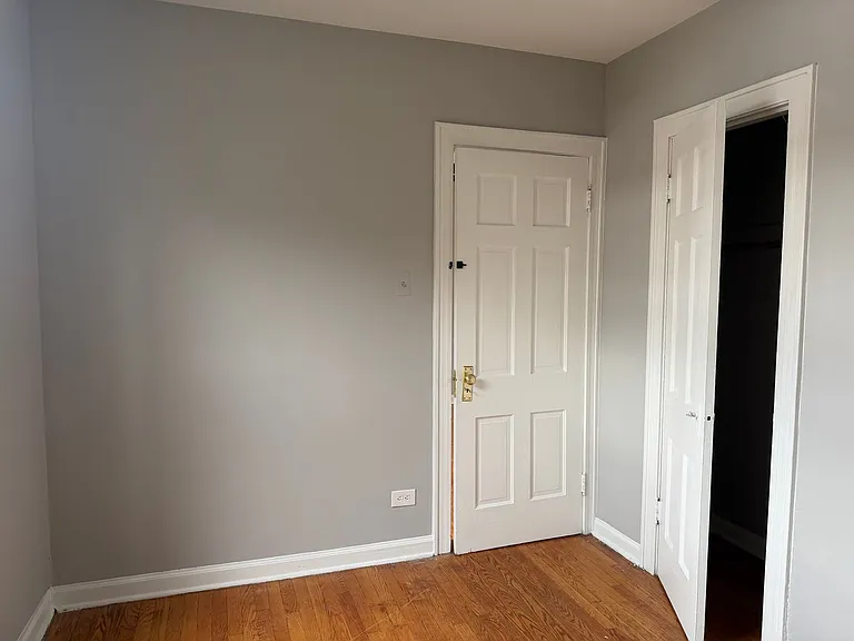 42 S La Grange Rd — Photo 5