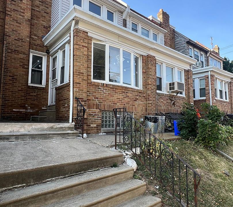 1st image of 456 Devereaux Ave