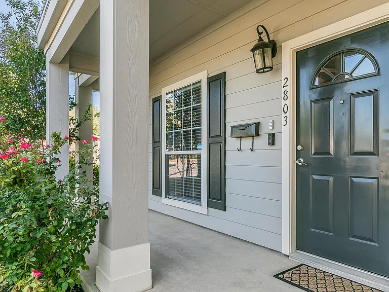 2803 Frazier Ave — Photo 6