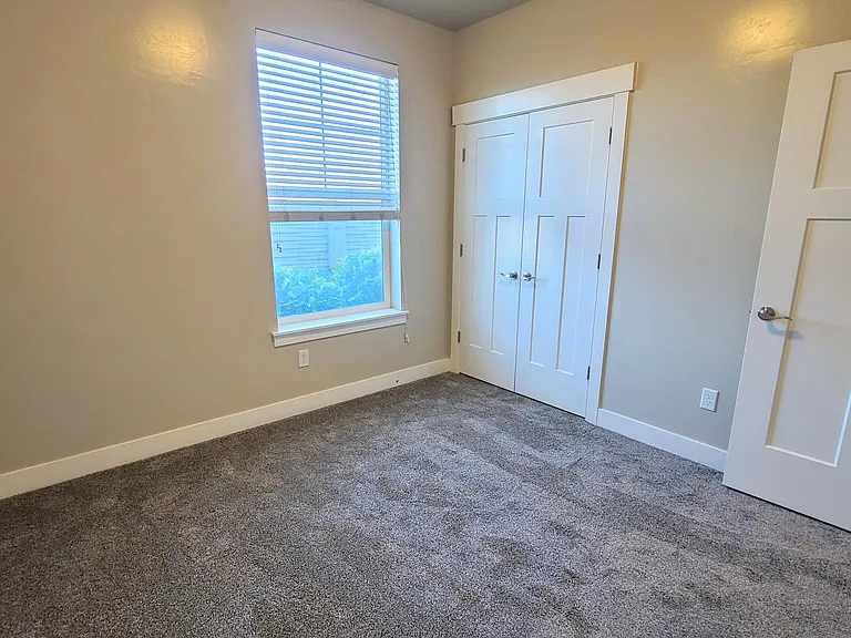 74 W Silver Springs Dr — Photo 20