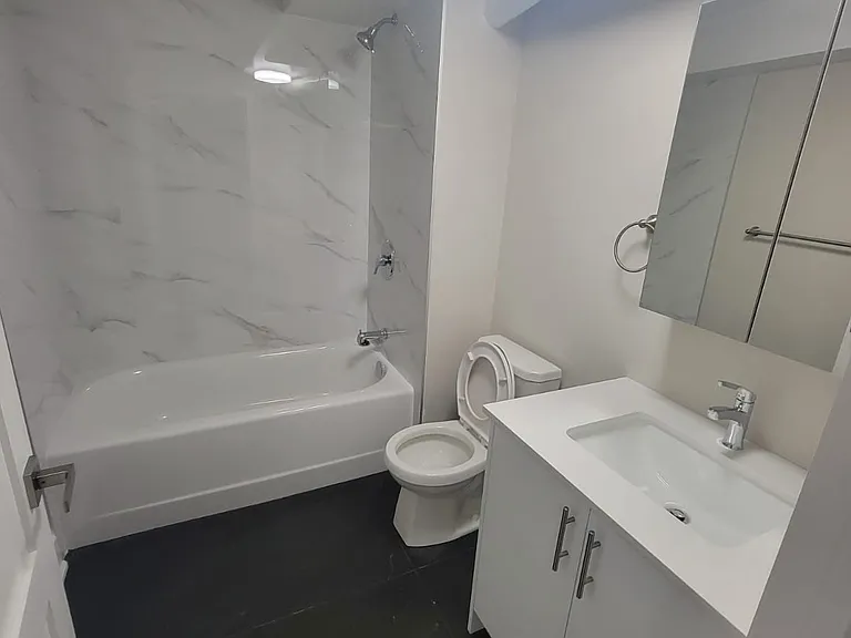 325 Cooper St — Photo 32