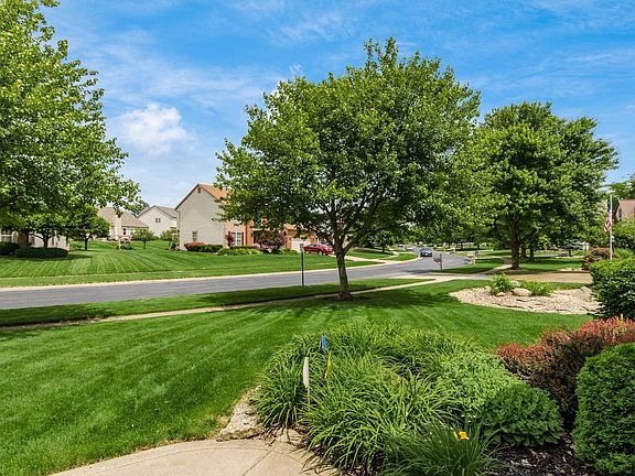 4th image of 5530 Cloverdale Dr