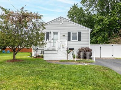 140 Carman St, Cranston, RI, 02910