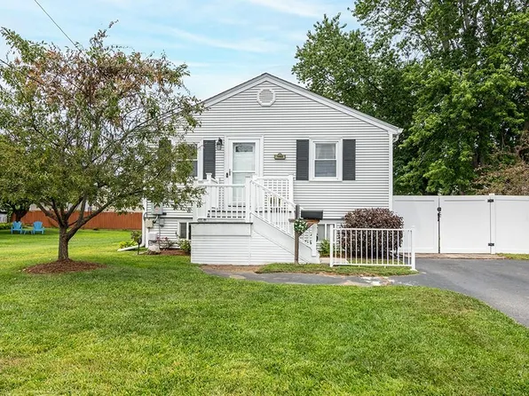 140 Carman St, Cranston, RI 02910