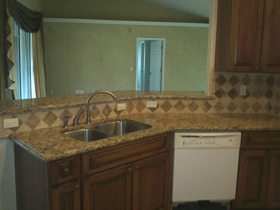 2nd image of 235 NW 4th Ave