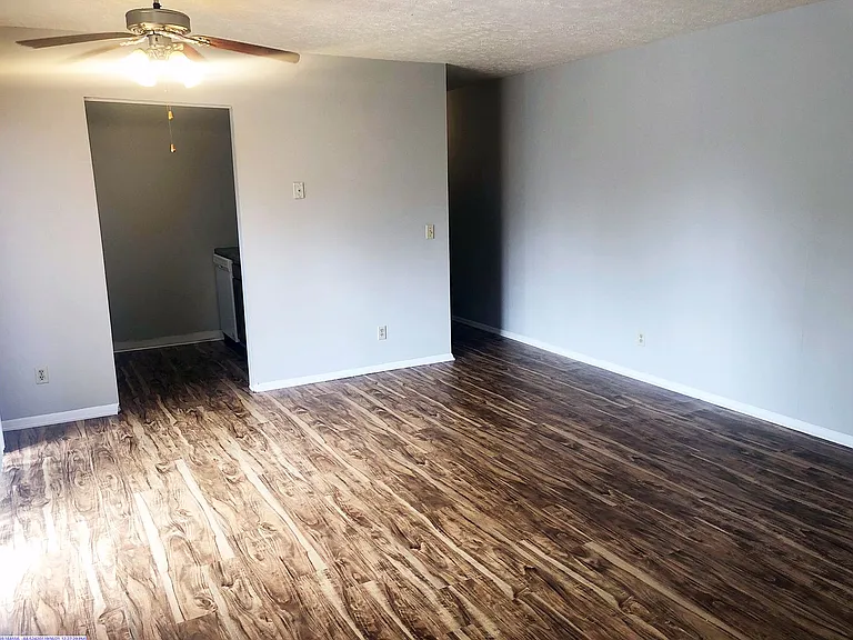 440 Ludlow Ave — Photo 10