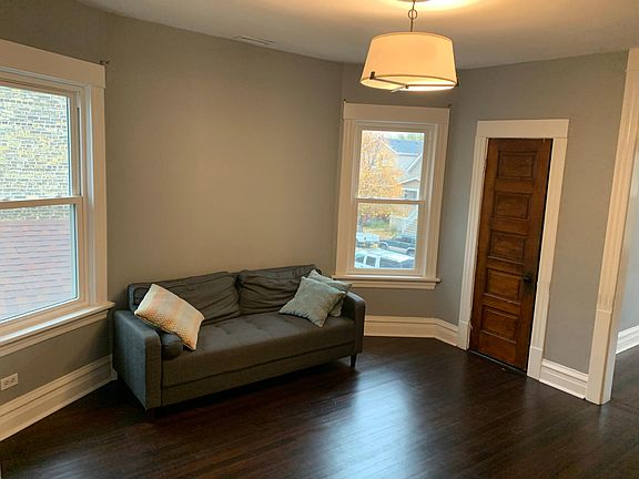 2nd image of 2931 N Whipple St #2