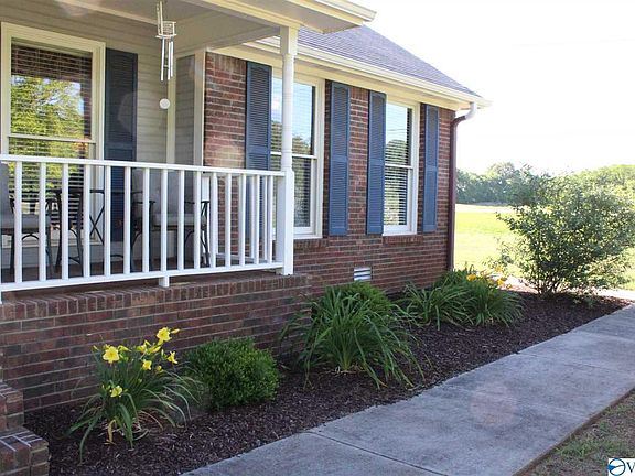 4th image of 100 Gerald Dr