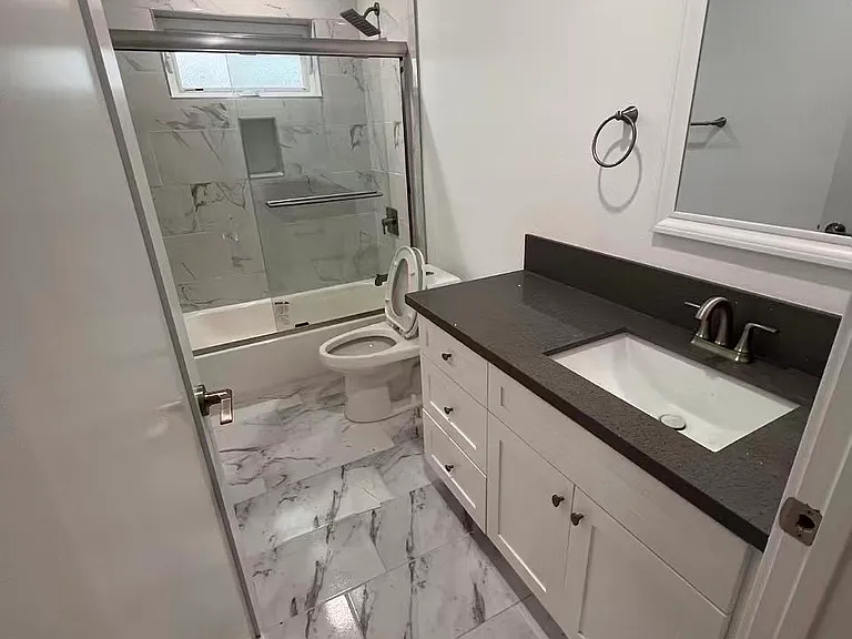 836 N Ridgewood Pl #2 — Photo 13