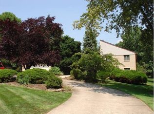 18 Brandon Rd, Lawrenceville, NJ 08648