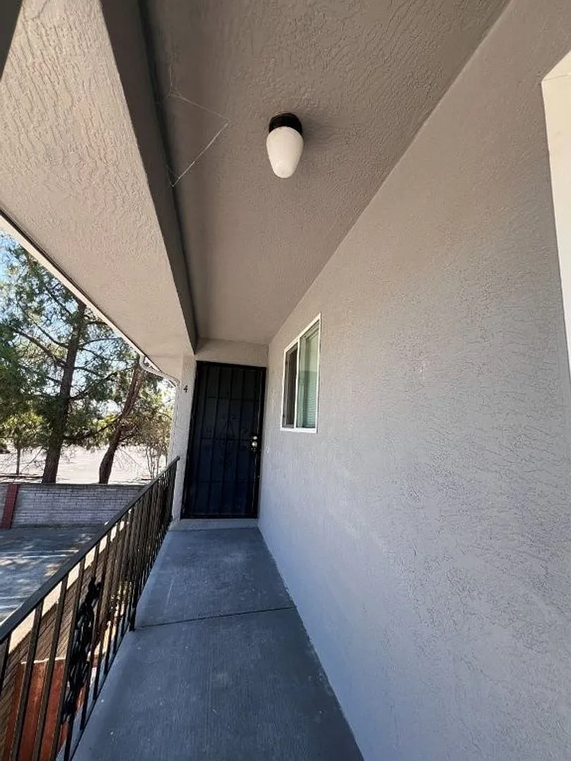 Redwood Court - Kevin — Photo 2