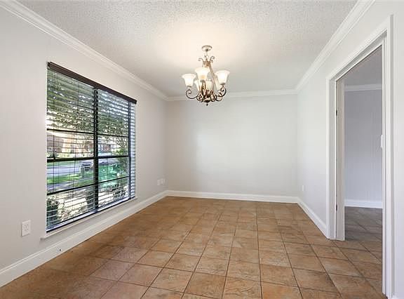 2nd image of 2417 Oxford Pl