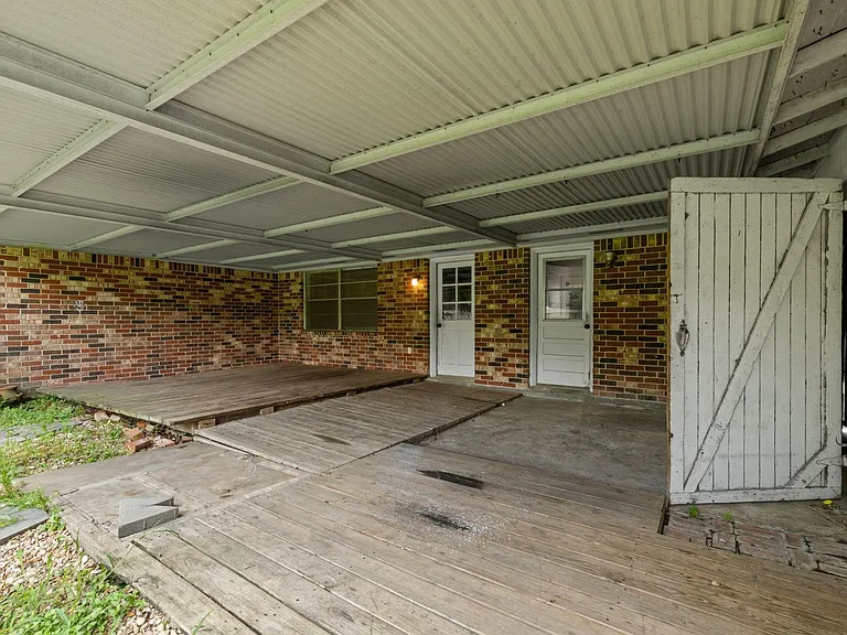 120 Texas Ave — Photo 30