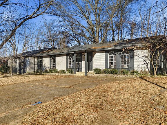 2nd image of 130 Western Hills Dr