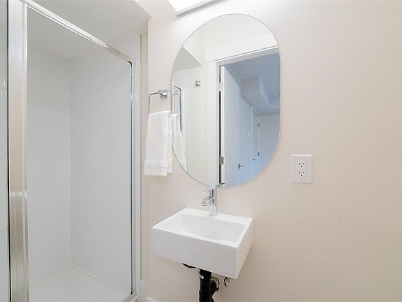3rd image of 1615 Northfield Rd #109