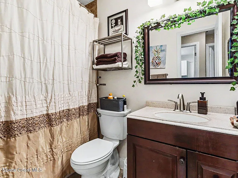 1611 Clover Cir — Photo 12