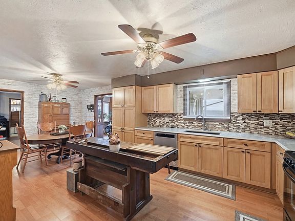 5th image of 28007 Brickville Rd