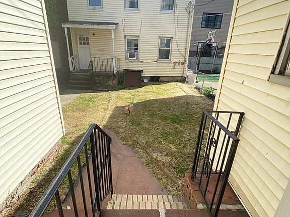 4th image of 171 Van Winkle Ave Front 2