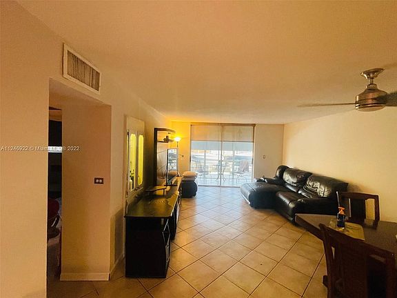4th image of 3750 NE 169th St APT 101