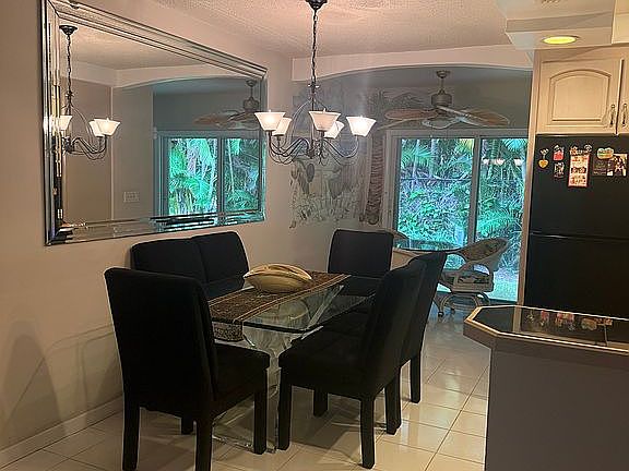 2nd image of 647 Snug Harbor Dr APT P2