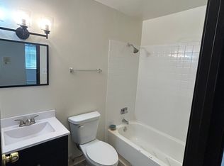 710 Court Of Birch APT 2, Vernon Hills, IL 60061
