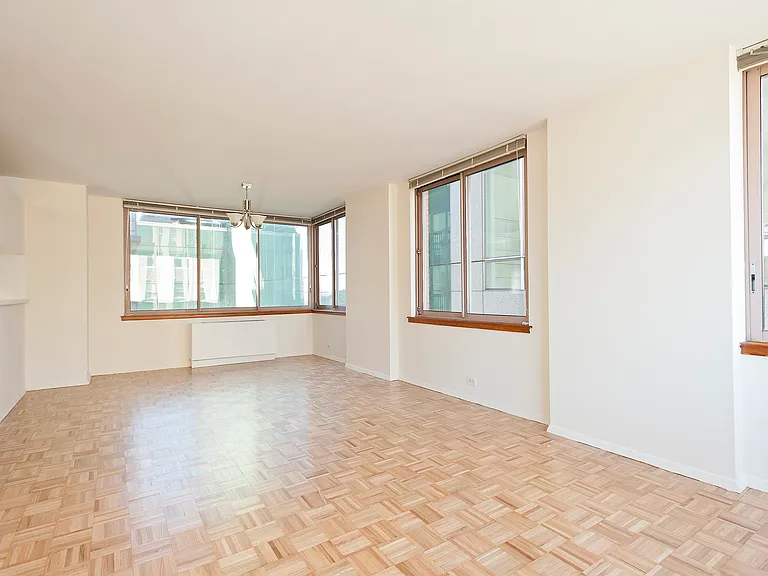 235 E 40th St #36D — Photo 3
