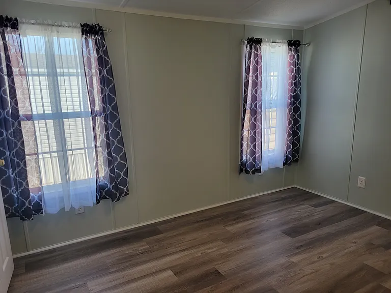 1107 Lissie Ln — Photo 8