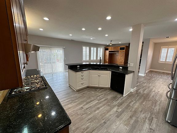 5th image of 1414 Avola Ave