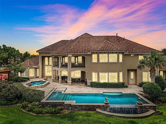 4th image of 12 Retreat Blvd