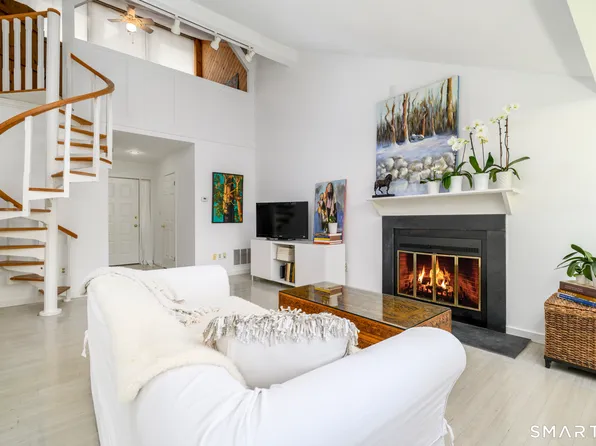32 Whitney Glen #32, Westport, CT 06880