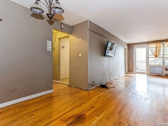 3rd image of 410 E Broadway APT 3B