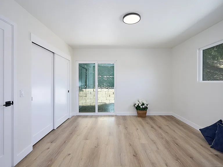 97 Everett St — Photo 35