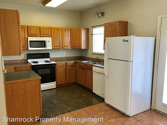 4th image of 521 W Craven Ave