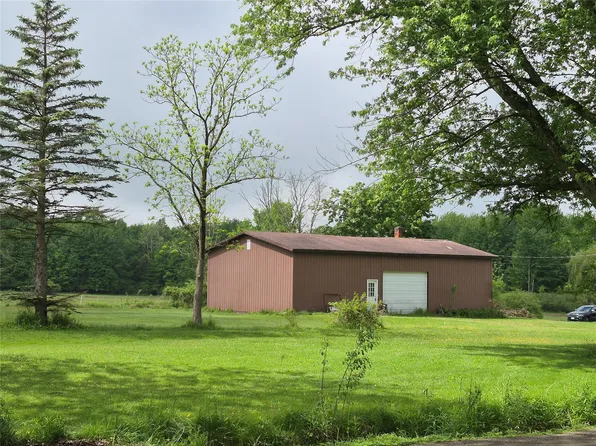 Crane St, Cranesville, PA 16410