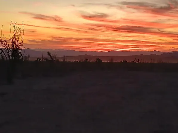 3639 W Yellow Bird Dr, Yucca, AZ 86438