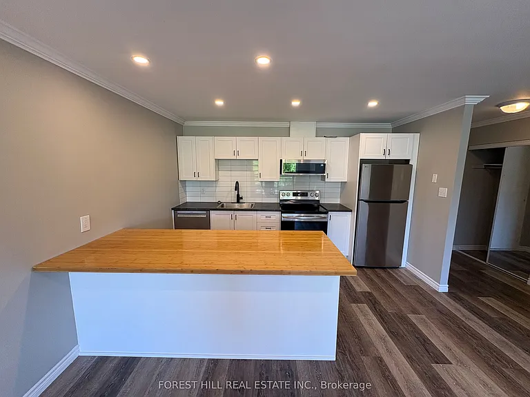 130 King St E #4 — Photo 6