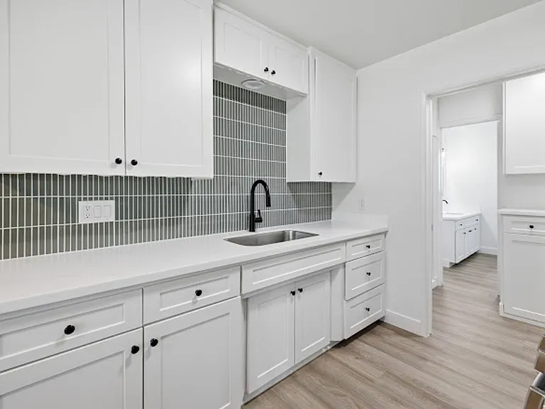 790 Coronado Ave — Photo 6